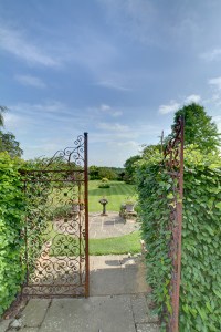 Owners garden idyllic entrance